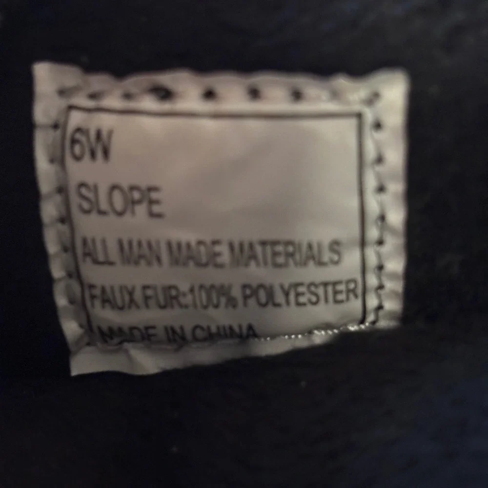 Totes Black Quilted Boots 6W Faux Fur Lined Zip Front Winter Snow‎ Boots Women